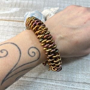 Metallic glass ring crocheted bracelet